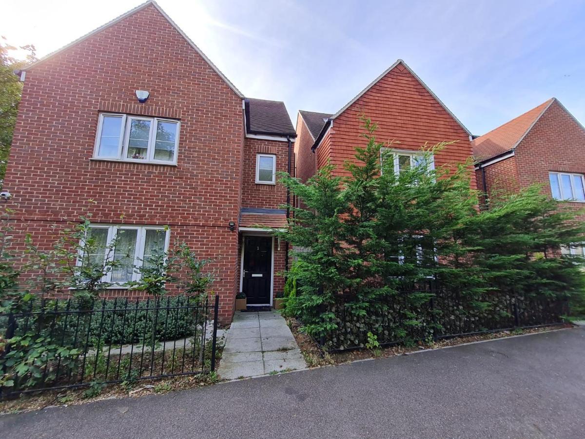 M&B Haven - Sittingbourne Apartman Kültér fotó