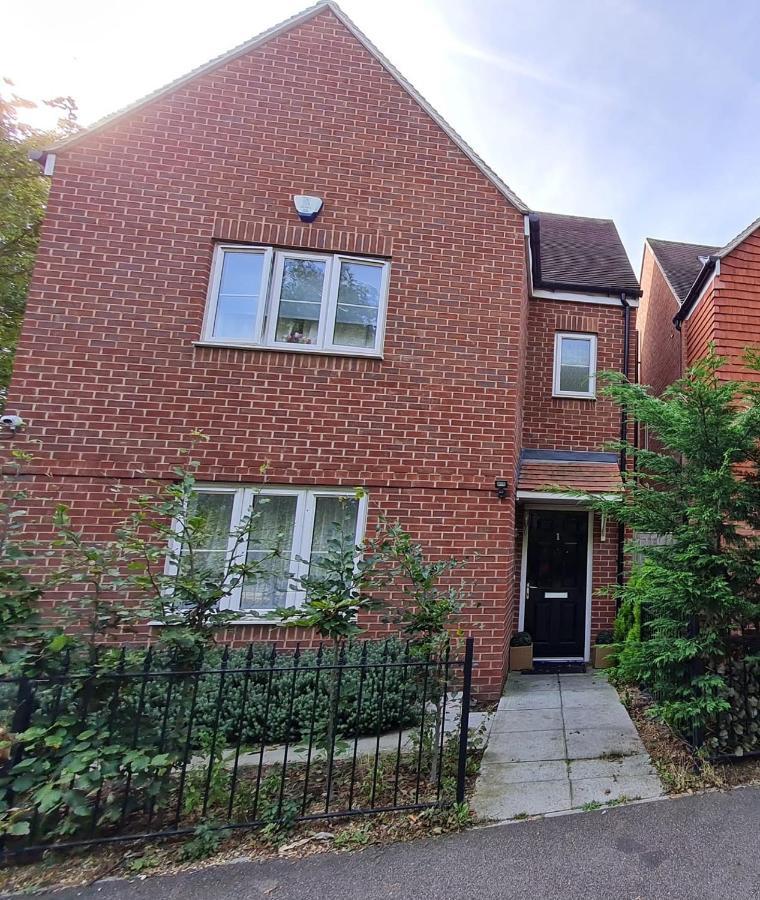 M&B Haven - Sittingbourne Apartman Kültér fotó